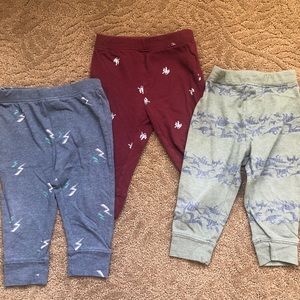 12/18 month Old Navy baby boy leggings GUC